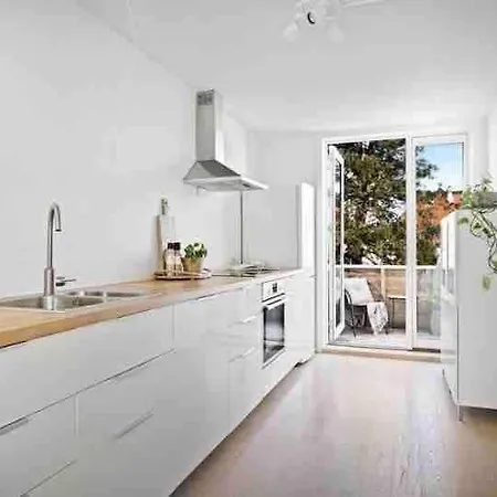 Leilighet Private With Balcony In